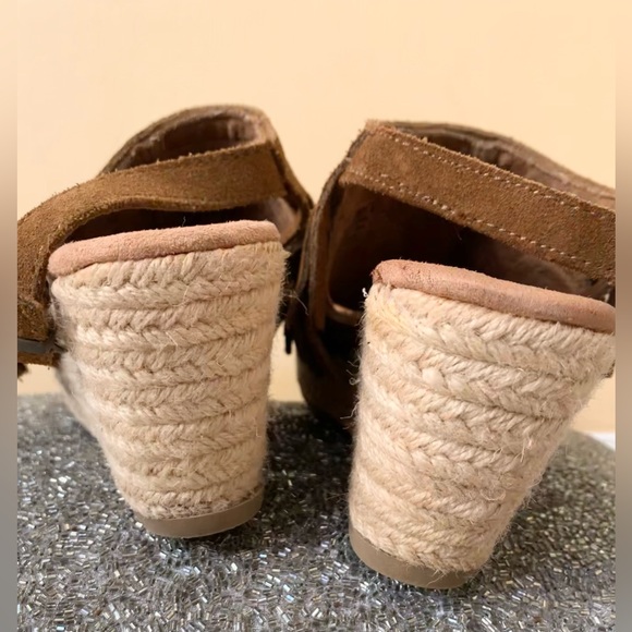MINNETONKA suede fringe espadrille wedges women’s size 9 - Picture 15 of 17